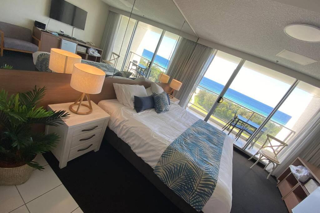 Ocean Bliss - Top Floor Beachfront Studio With Amazing Views ! Marcoola Exteriér fotografie