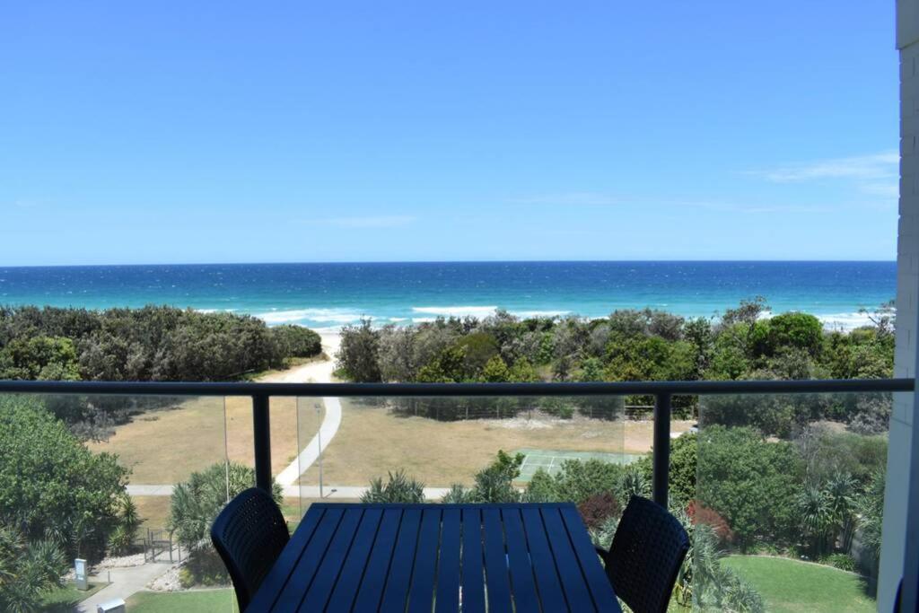 Ocean Bliss - Top Floor Beachfront Studio With Amazing Views ! Marcoola Exteriér fotografie